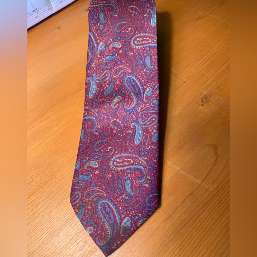 Gino Resillio Italian silk tie. Paisley. 80’s vintage tie.